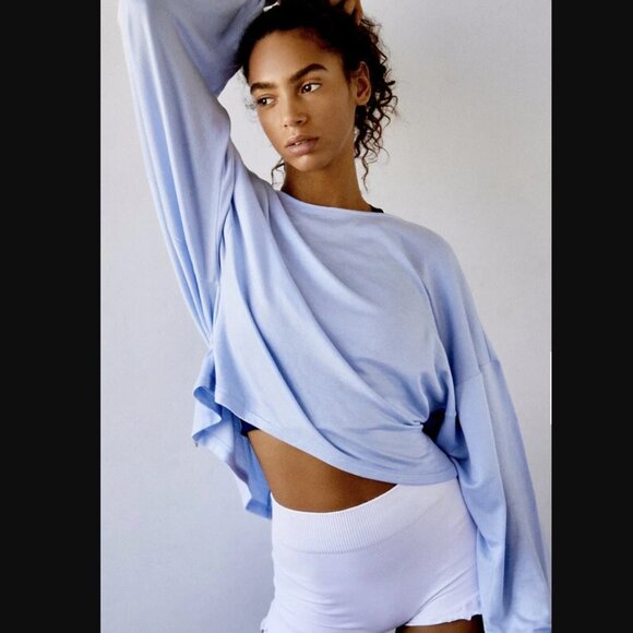 FREE PEOPLE Movement Good To Go Sweat Size XS Aurora Blue Top Ruffle Back - Picture 3 of 6